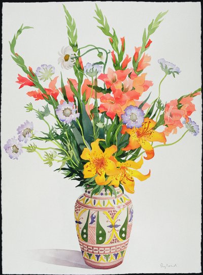 Oransje og blå blomster i en marokkansk vase (wc) av Christopher Ryland