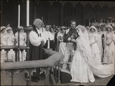 Stillbilde fra filmen 'Sixty Years a Queen', ca. 1914 (s/hvitt-bilde) av Company Byron