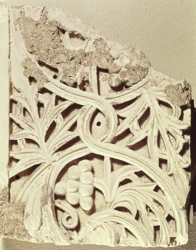 Fragment av en frise, fra klosteret Apa Jeremias, Sakkara (kalkstein) av Coptic Coptic