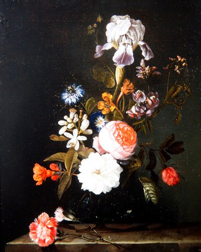 Et stilleben av blomster i en vase hviler på en avsats (olje på panel) av Cornelis Kick