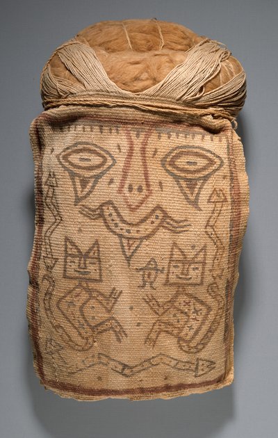 Falsk hode for gravbunt eller mumiemaske, 200-100 f.Kr. (bomull og pigmenter) av Culture Paracas