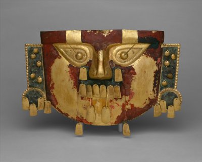 Peruansk begravelsesmaske, 900-1100 e.Kr. (gull, sølv-kobber-overlegg, cinnaber) av Culture Sicán