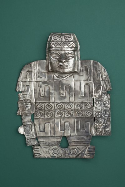 Warrior, 650-900 e.Kr. (hamret, kuttet og jaget sølv) av Culture Wari