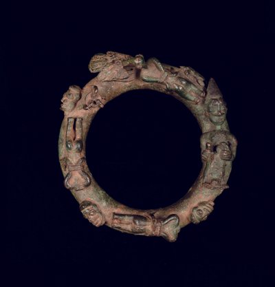 Ring som viser rituelle ofringer av Yoruba Culture