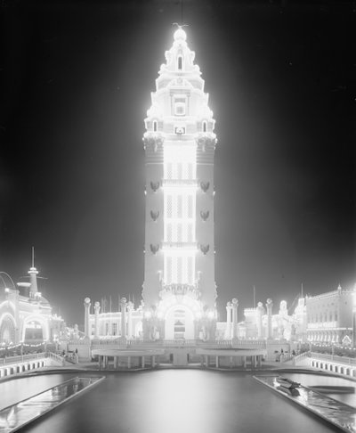 Drømmeland om natten, Coney Island, New York City, ca. 1905 (s/hvitt-bilde) av Detroit Publishing Co.