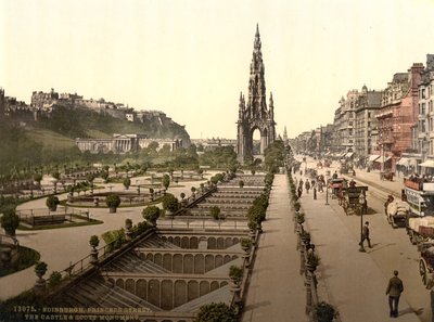 Princes Street, slottet og Scott-monumentet, Edinburgh, ca. 1890-1900 av Detroit Publishing Co.