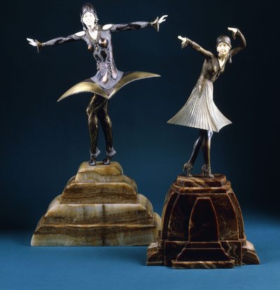 Kora, en eksotisk danser, tidlig på 1900-tallet (ilt og kaldmalt bronse, onyx base) av Dimitri Chiparus