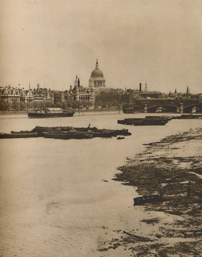 Embankment og Blackfriars fra South End of Waterloo Bridge, c1935. av Donald McLeish