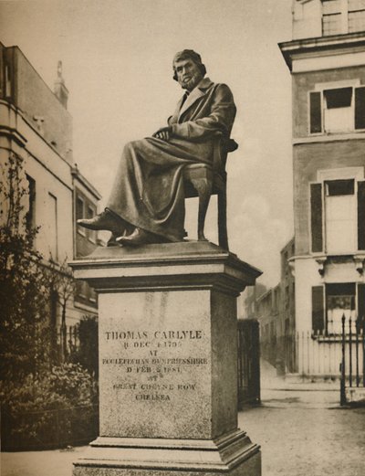 I Cheyne Walk Gardens tenker Thomas Carlyle evig på filosofi, c1935. av Donald McLeish