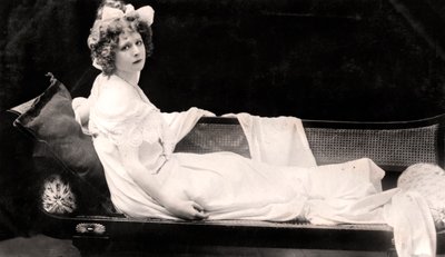 Mabel Love 1874-1953, engelsk skuespiller og danser, tidlig på 1900-tallet. av Dover Street Studios