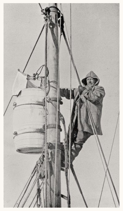 Kommandør Frank Wild (1873-1939) ved Masthead, under Endurance-ekspedisjonen til Antarktis, 1914-1916 av Dr. Alexander Macklin