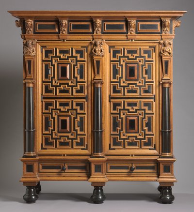 Garderobeskap (Kast), laget i Holland, ca. 1625-1650 (eik med ibenholt og palisanderfiner) av Dutch School