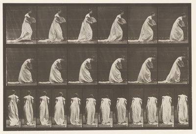 Plate 199. Courtseying, vifte i høyre hånd, 1885 av Eadweard Muybridge
