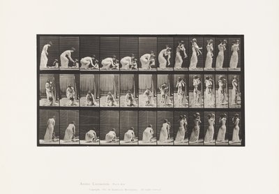 Plate 214. Løfter barnet (70) fra bakken, snur seg rundt av Eadweard Muybridge