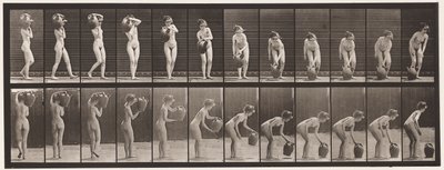 Tallerken 235. Snuing og fjerning av vannkrukke fra skulder til bakke, 1872-1885 av Eadweard Muybridge