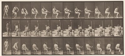 Tallerken 418. Toalett, sittende og strømper, 1872-1885 av Eadweard Muybridge