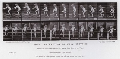 The Human Figure in Motion: Barn, prøver å gå ovenpå (s/hvitt-bilde) av Eadweard Muybridge