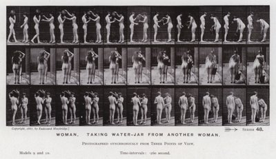Den menneskelige figuren i bevegelse: Kvinne, tar vannkrukke fra en annen kvinne (s/hvitt-bilde) av Eadweard Muybridge