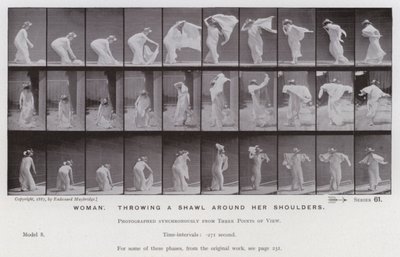 Den menneskelige figuren i bevegelse: Kvinne som kaster et sjal rundt skuldrene (s/hvitt-bilde) av Eadweard Muybridge