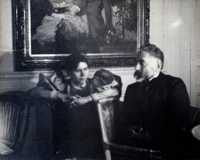 Portrett av forfatteren Stephane Mallarme (1842–1898) og Paule Gobillard, niese av Berthe Morisot”” Fotografi av Edgar Degas (1834–1917) 1896 Søn. 0,29x0,37 m Paris, musee d