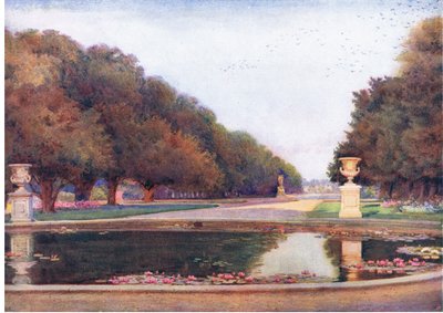 The Long Water, Hampton Court, fra The Gardens of England: In the Southern and Western Counties utgitt av The Studio av Edith Helena Adie