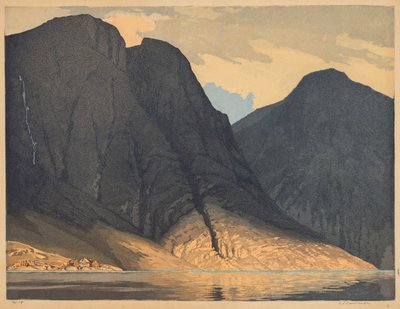 [Fjellutsikt med vann]. av Edward Louis Laurenson