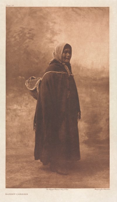 Portfolio IX, Plate 311: Kurvbærer av Edward S. Curtis