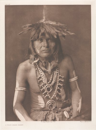 Portfolio XII, Plate 429: En Walpi Snake Priest av Edward S. Curtis