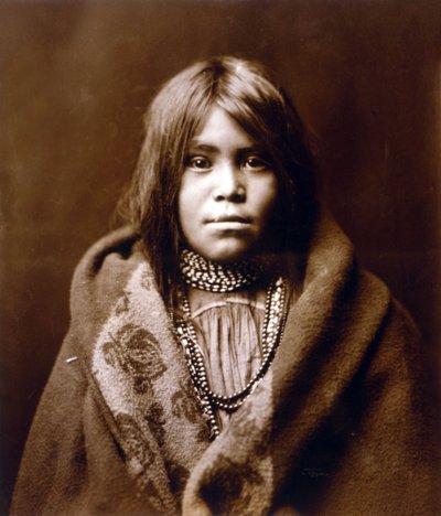 En Apache-jente, ca. 1903, foto Edward S. Curtis av Edward Sheriff Curtis