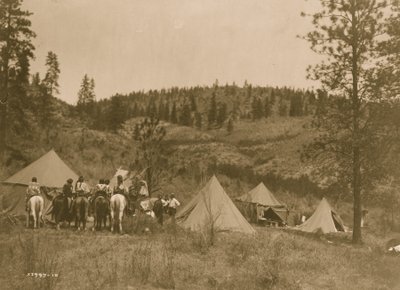 Forfatterleir blant Spokan 1910 (bilde) av Edward Sheriff Curtis