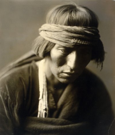Hastobiga, Navaho medisinmann av Edward Sheriff Curtis