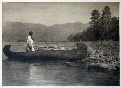 Indians of America: en indianer på en kanobåt i den sørlige Flathead Lake, Montana av Edward Sheriff Curtis