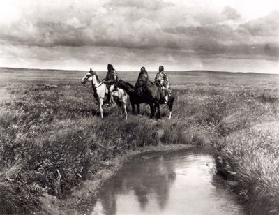 Three American Indian Chiefs, ca. 1900 (fotogravyr) (s/hvitt foto) av Edward Sheriff Curtis