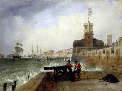 Semaforetårnet ved inngangen til havnen i Portsmouth (England), på Frelsesplattformen, med to soldater sittende på muren ved siden av en kanon, i bakgrunnen, beskrivelse av byen og moloen med det runde tårnet av Edward William Cooke