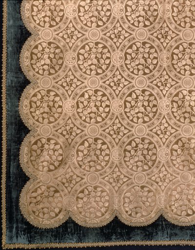 Large Syringa, laget av Warner & Ramin, designet i 1875 (silkedamask) av Edward William Godwin