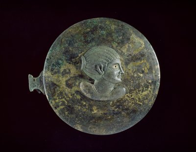 Speildeksel i støpt bronse med hellenistisk byste av en kvinne i relieff, 100 f.Kr. - 100 e.Kr. (støpt bronse med innskåret dekor) av Egyptian