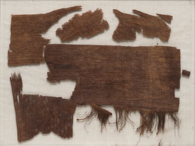 Fragmenter av egyptiske mumieinnpakninger funnet i kisten til Senbi, Midtriket, ca. 1918-1859 f.Kr. av Egyptian 12th Dynasty