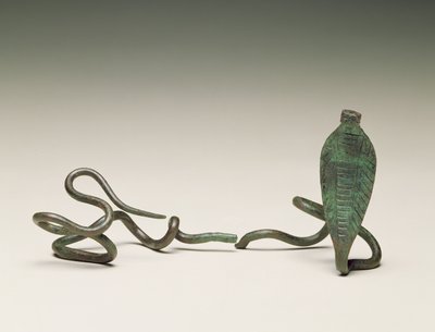 Stav i form av en uraeus, fra grav 5 av Ramesseum, Theben, Middle Kingdom, 1773-1650 f.Kr. (kobberlegering) av Egyptian 13th Dynasty