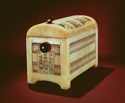 Kist, fra graven til Tutankhamun, New Kingdom (malt alabast) av Egyptian 18th Dynasty