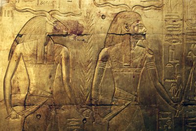 Guddommer, gravering på bakpanelet til det tredje gravkapellet dekket med gull, Treasury of Tutankhamun, Egypt, Egyptisk sivilisasjon, New Kingdom, Dynasti XVIII av Egyptian 18th Dynasty