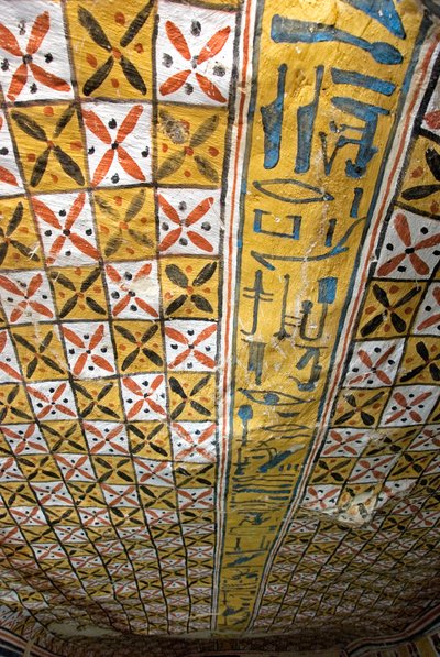 Egyptisk antikvitet: tak dekorert med geometriske motiver, Tomb of Roy (TT255). 18. dynasti. Fra Vestbredden av Luxor, Egypt av Egyptian 18th Dynasty