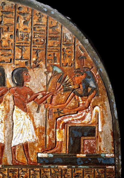 Egyptisk antikvitet: Minhoteps begravelsesstele: detalj som representerer et tilbud av blomster til gudinnen Hathor som har livets nøkkel i form av et Ansee-kors (Ankh). 18. dynasti. 1300-tallet f.Kr. Torino, egyptisk museum av Egyptian 18th Dynasty