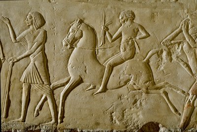 Egyptisk antikvitet: lettelse med kriger til hest. Slutten av det 18. dynastiet av Egyptian 18th Dynasty