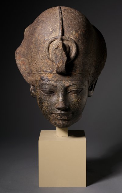 Leder for Amenhotep III med den blå kronen, ca. 1391-1353 f.Kr. av Egyptian 18th Dynasty
