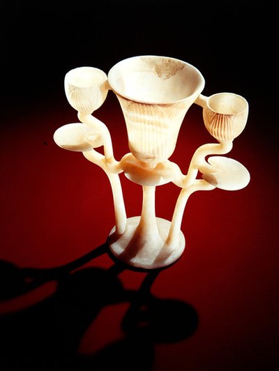 Lampe i form av tre lotusblomster, fra graven til Tutankhamun, New Kingdom (alabaster) av Egyptian 18th Dynasty