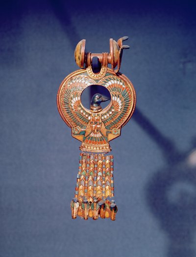 Venstre øredobber fra et par øredobber med en blåfugl, fra graven til Tutankhamon, Kongenes dal, Theben, ca. 1347-37 f.Kr. (gull og smeltet glass) (344029) av Egyptian 18th Dynasty