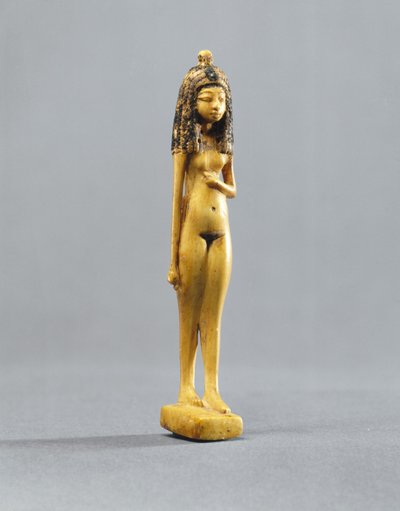 Statuett av en naken jente, New Kingdom, ca. 1390-1353 f.Kr. (malt elfenben) av Egyptian 18th Dynasty