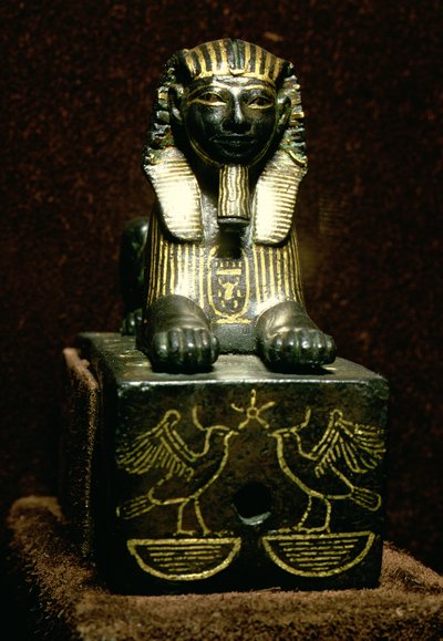 Statuett av en sfinks av kong Tuthmosis III, New Kingdom, ca. 1490-1439 f.Kr. av Egyptian 18th Dynasty