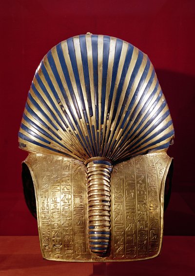 Baksiden av gullmasken, fra skatten til Tutankhamon (ca. 1370-1352 f.Kr.) New Kingdom, ca. 1340 f.Kr. (gull innlagt med halvedelstener) av Egyptian 18th Dynasty