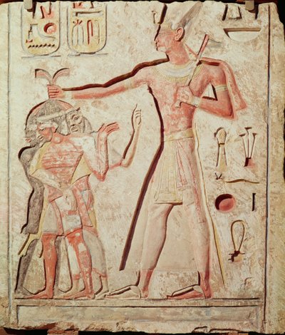 Ramses (1279 - 1213 f.Kr.) beseirer fiendene sine (reliefmalt kalkstein, 19. dynasti) av Egyptian 19th Dynasty